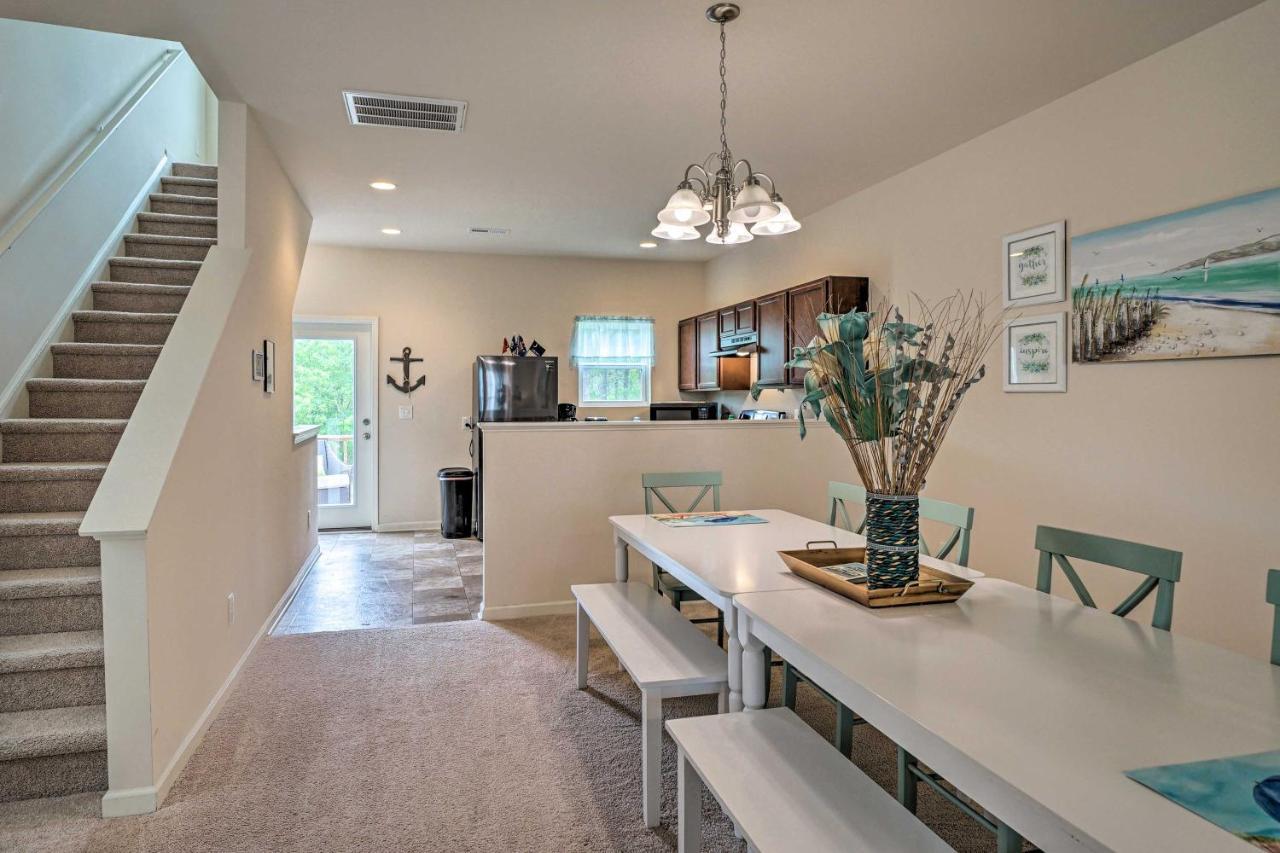 Modern Coastal Condo With Patio 1 Mi To Beaches! Carolina Beach Exterior foto