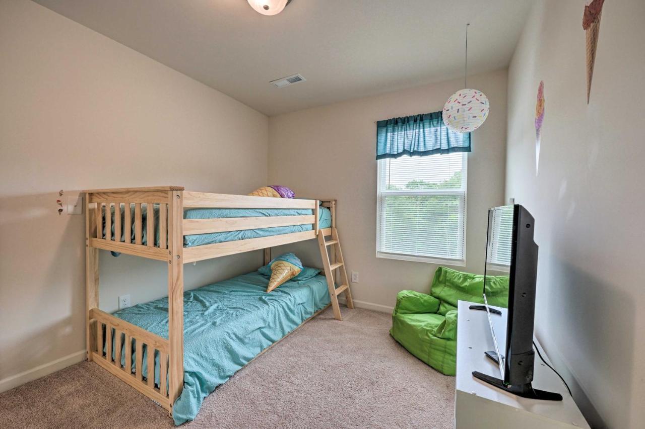 Modern Coastal Condo With Patio 1 Mi To Beaches! Carolina Beach Exterior foto