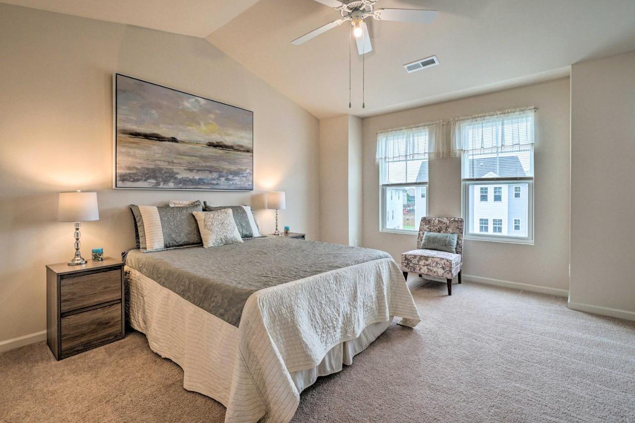 Modern Coastal Condo With Patio 1 Mi To Beaches! Carolina Beach Exterior foto