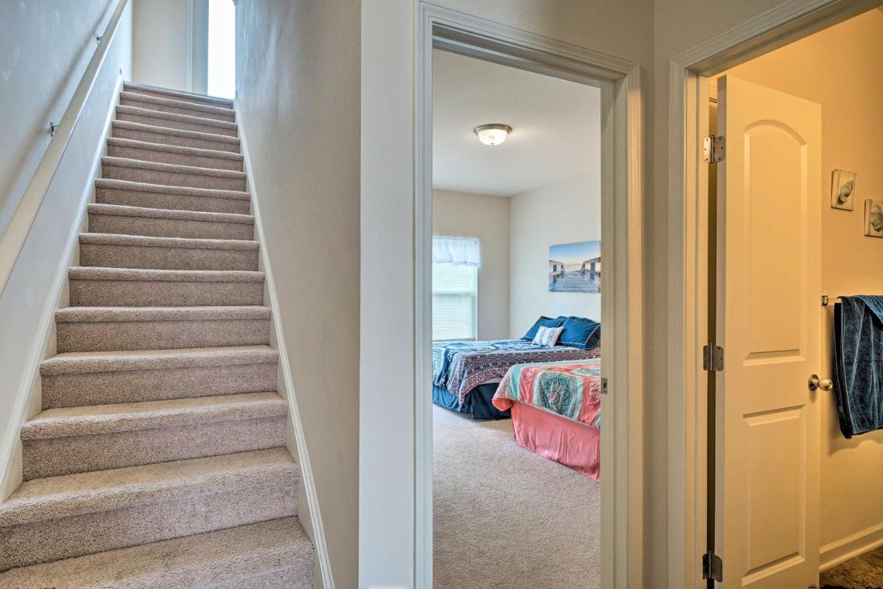 Modern Coastal Condo With Patio 1 Mi To Beaches! Carolina Beach Exterior foto